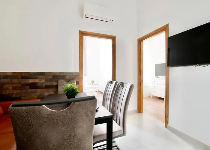 Premium Apartment By Hi5 - Central 3 Bedroom